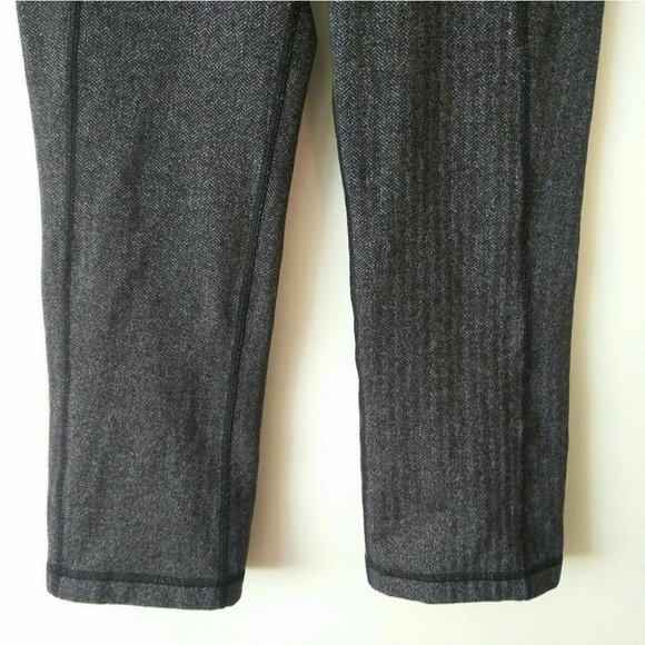 Lululemon Gather & Crow Crop II Heathered Herringbone Grey & Black Size 6 - Picture 7 of 10